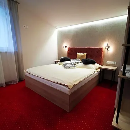 Pod Borem فندق مبيت وإفطار 4*