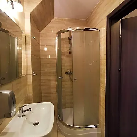 Pod Borem 4* كيبنو