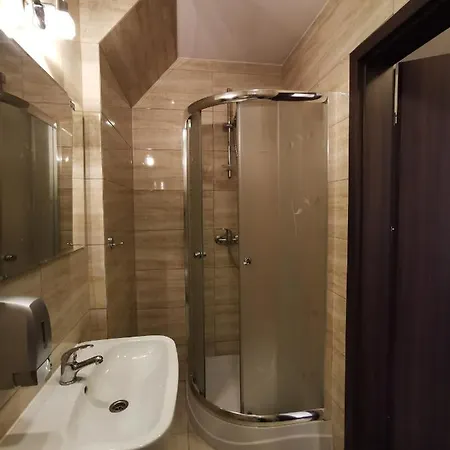 Pod Borem 4* كيبنو